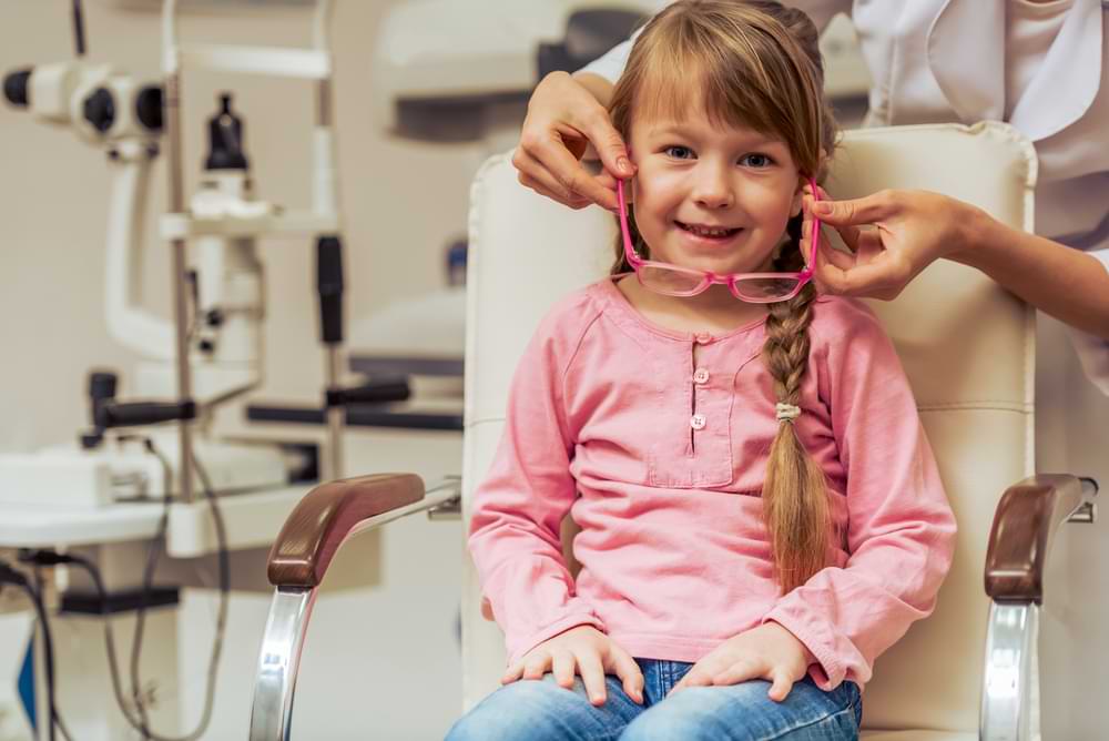 Pediatric optometrist in Tasmania.